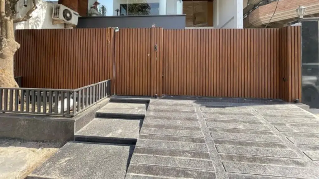 Pihu Gates