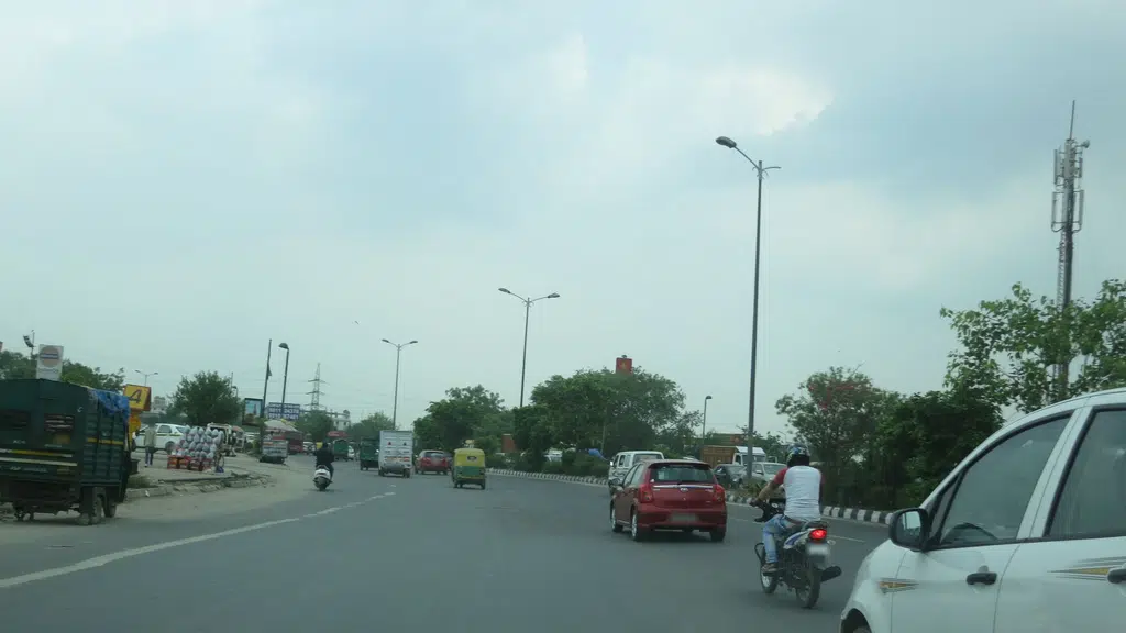 Sarai Kale Khan Bus Stop