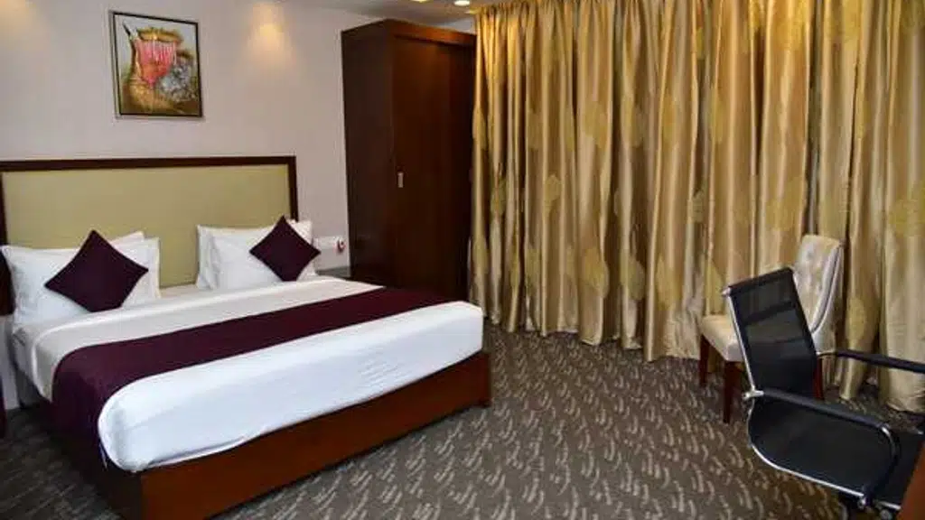 Hotel White Feather