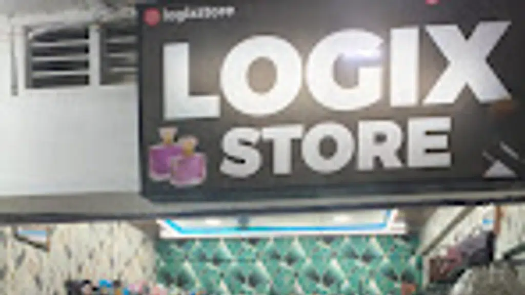 New Paris Stores