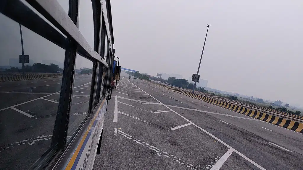 Yamuna Expressway Plots Deals
