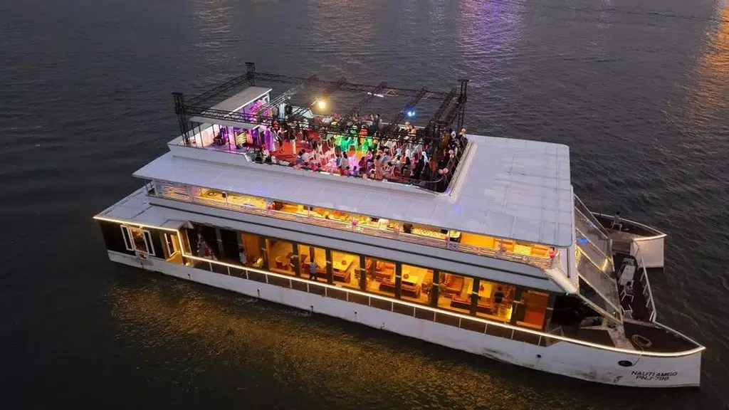 Nauti Amigo Luxury Dinner Cruise In Goa