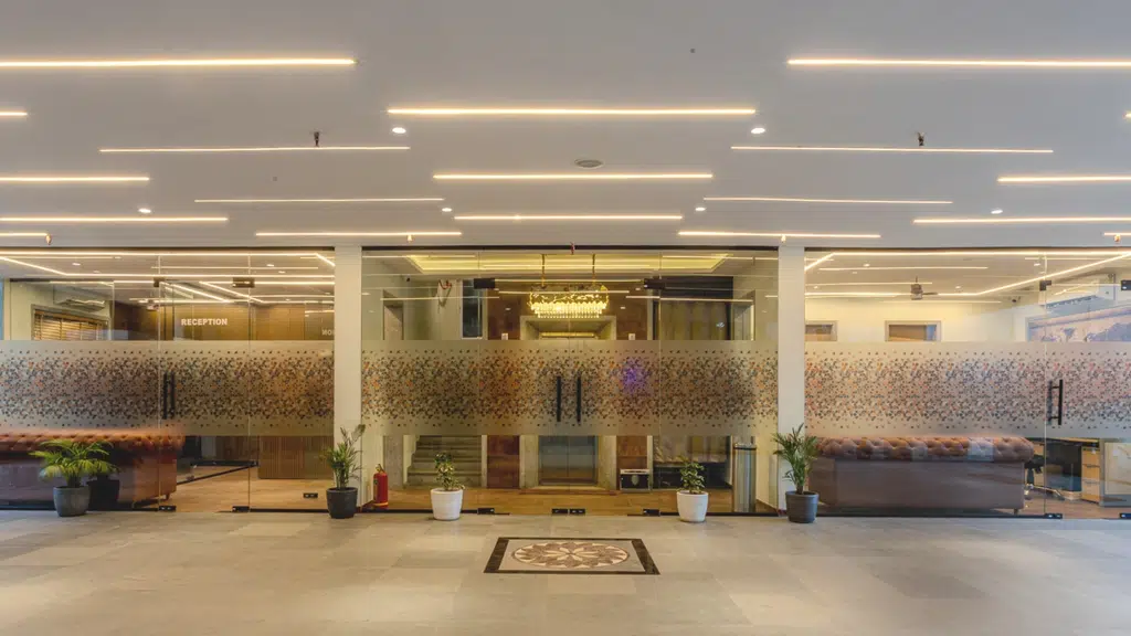 World Inn Hotel