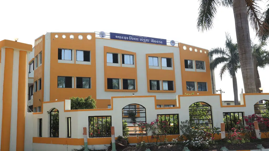 Alpha Vidhya Sankul, Mendarda.