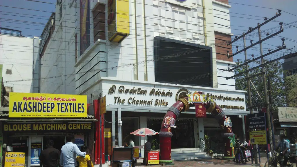 Lallkadi Vegetarian and Non Vegetarian Restaurant