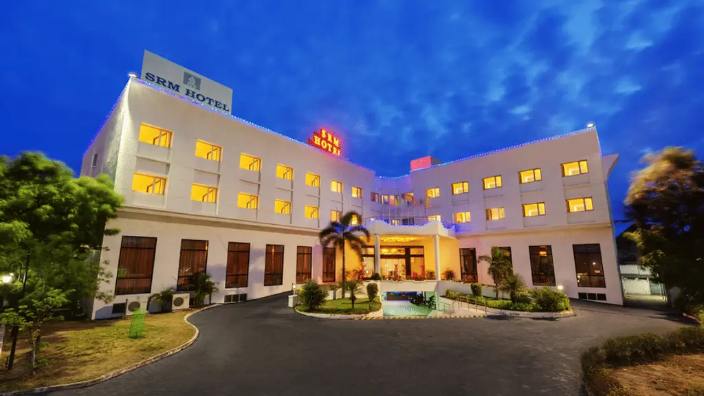 Hotel Orange Blossoms