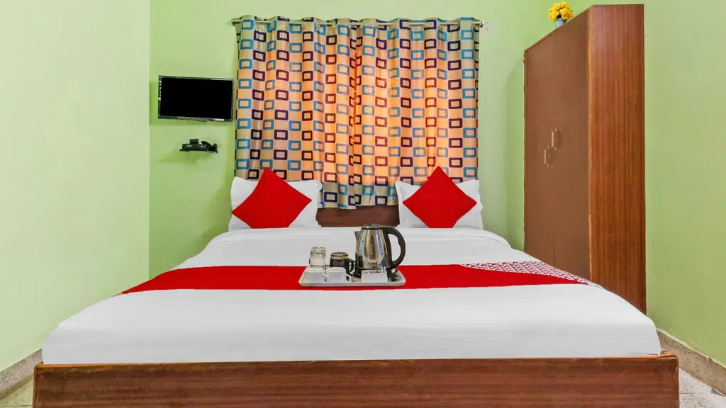 OYO 29593 Radiance Guest House