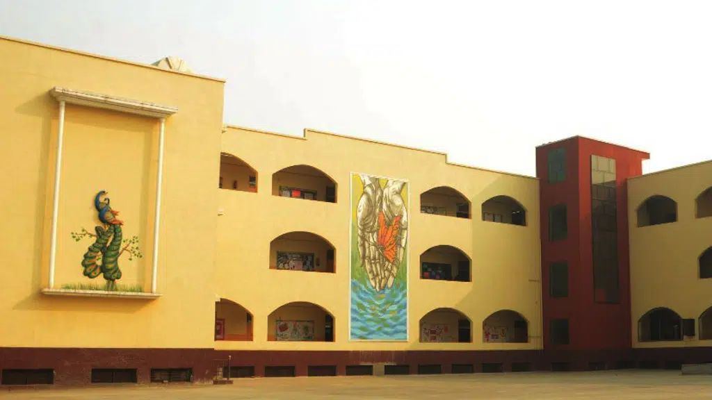 LK International School Imamganj
