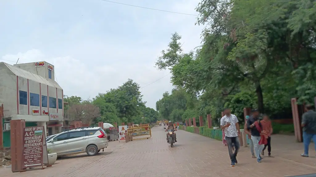 Cash and Carry and Handicrafts Centre