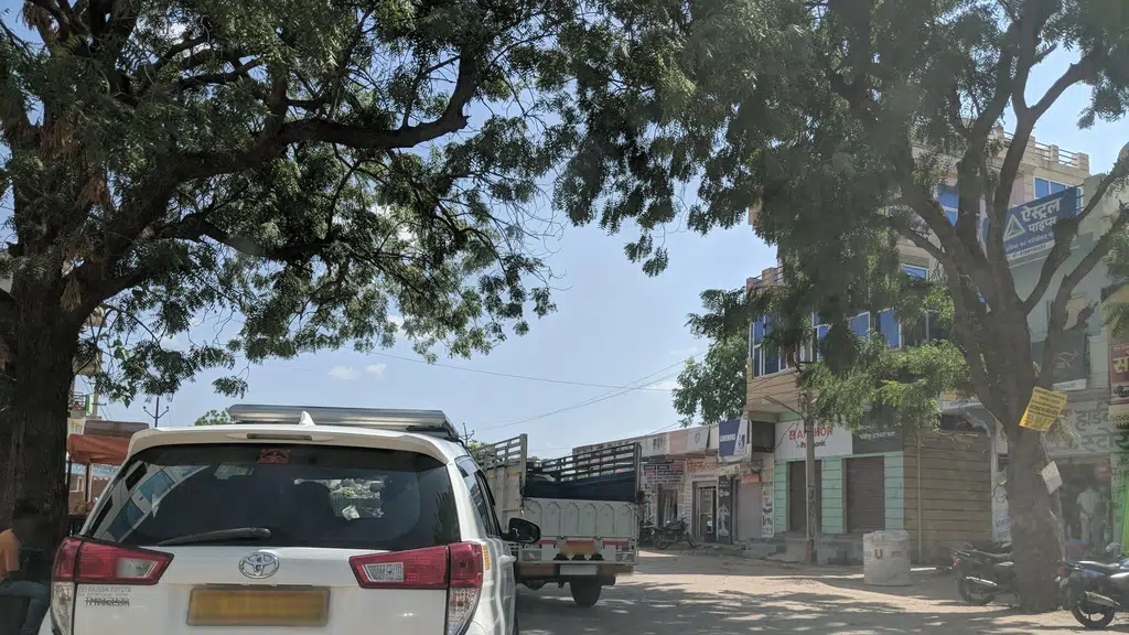 Gusai Ji Misthan Bhandar