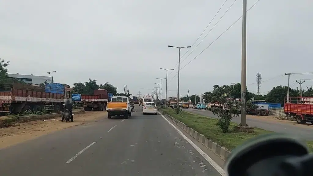 Manjambakkam Truck Parking Yard