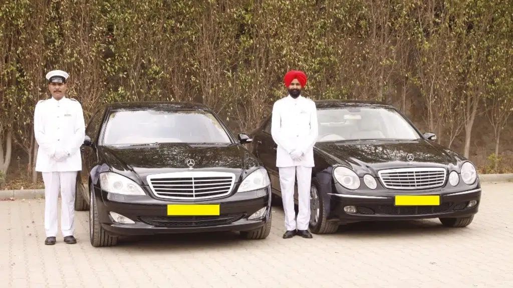 India Tour Hire Car and Driver in Delhi