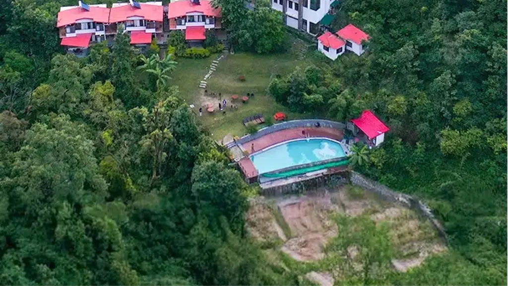 Haut Monde King's Paradise Resort