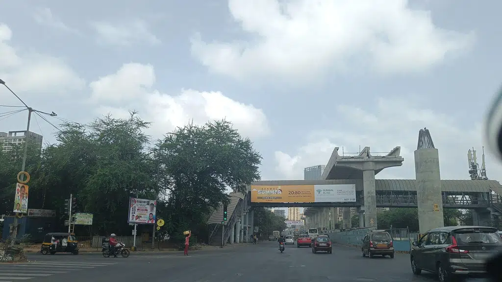 Kanjurmarg East Signal