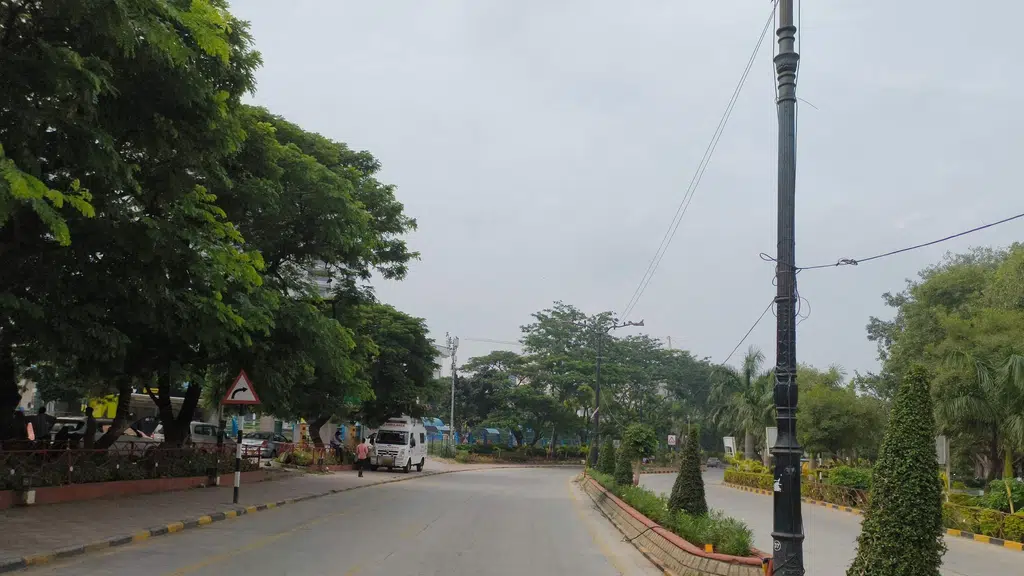 Necklace Road Railway Station