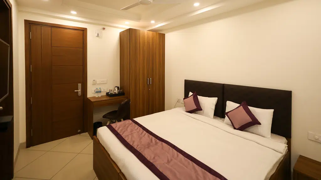 FabHotel La Paz Stay