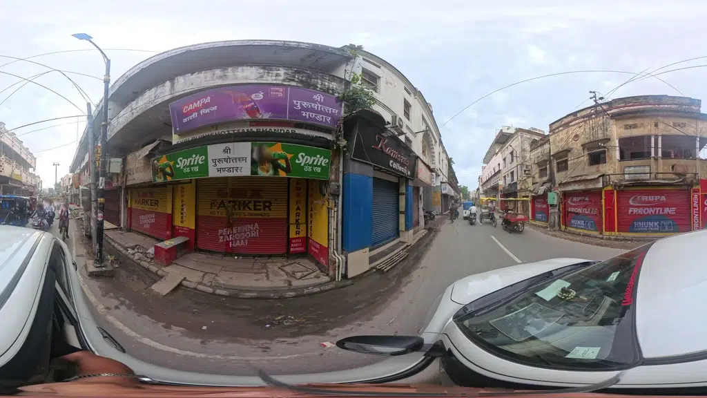 Hotel Pavitri Near Kashi Vishwanath Temple