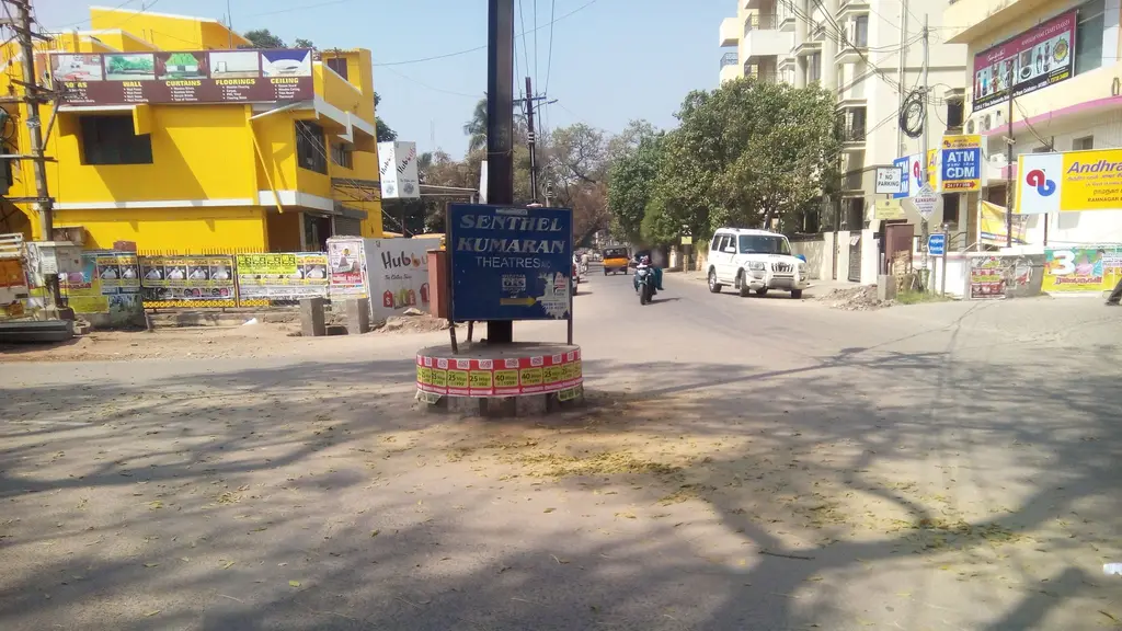 Fm Mobiles - Sponsored by Bajaj Finserv