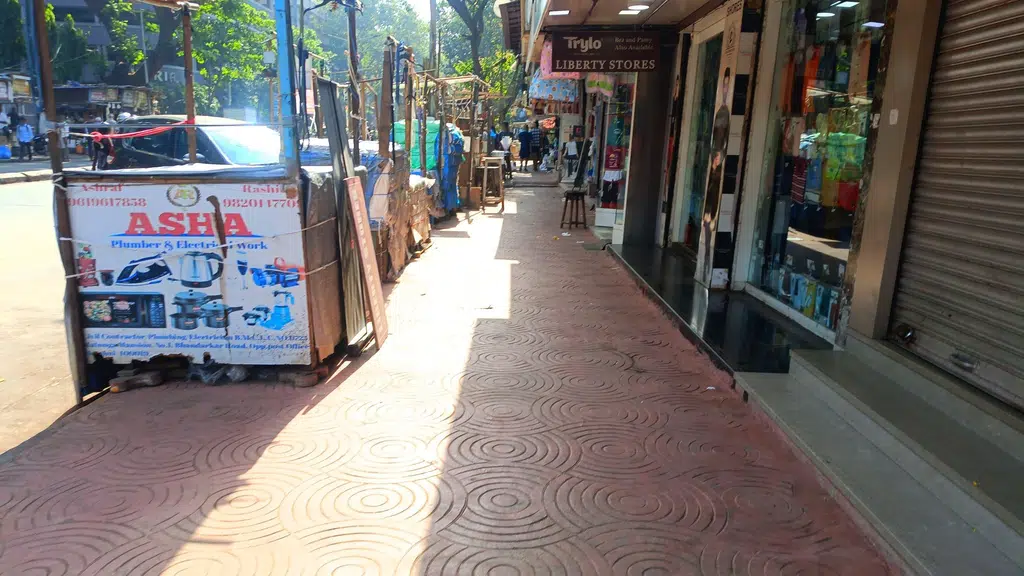 Modern Trilok Restaurant and Bar