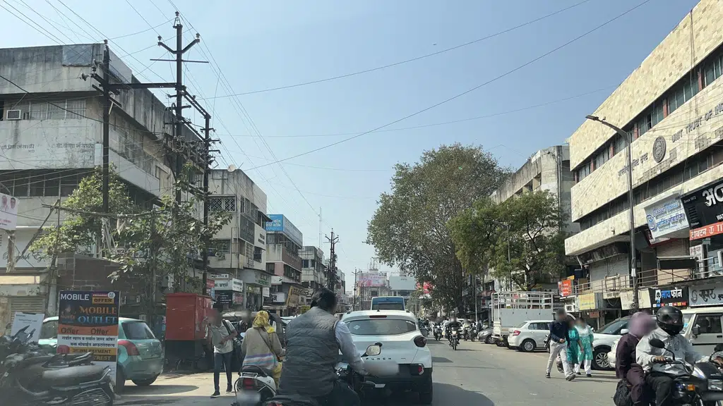 Nashik  mobile market