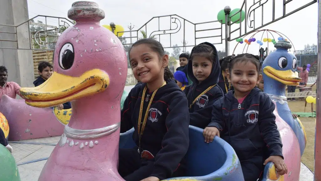 Apple International School