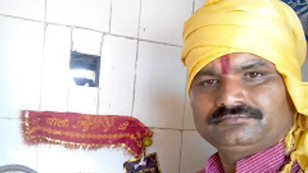 समाज सेवक राजू पाठक झांसी