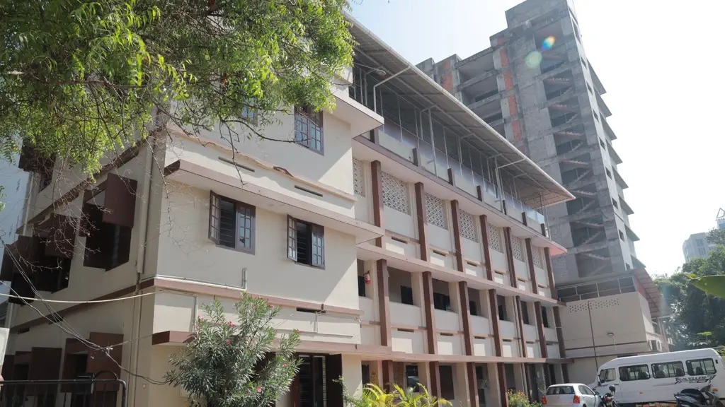 Sree Vidyadhiraja Vidya Mandir High School