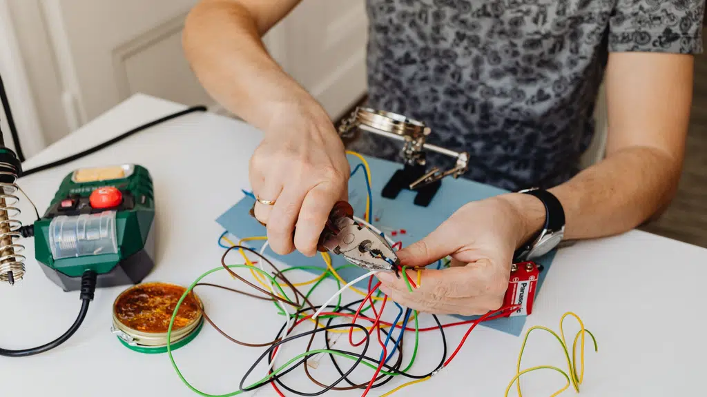 Maruti Nandan Electronic and Electrical Shop