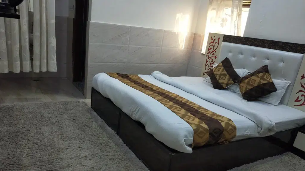 Karan Paradise Hotel