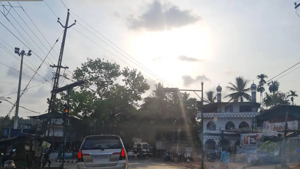 Daya Dental Clinic , Naduvanoor, Vellimadkunnu and Thiruvanoor