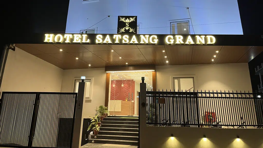 Hotel Satsang Grand