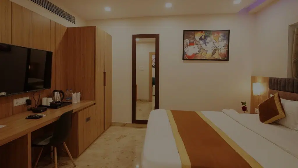 Hotel Ekta International