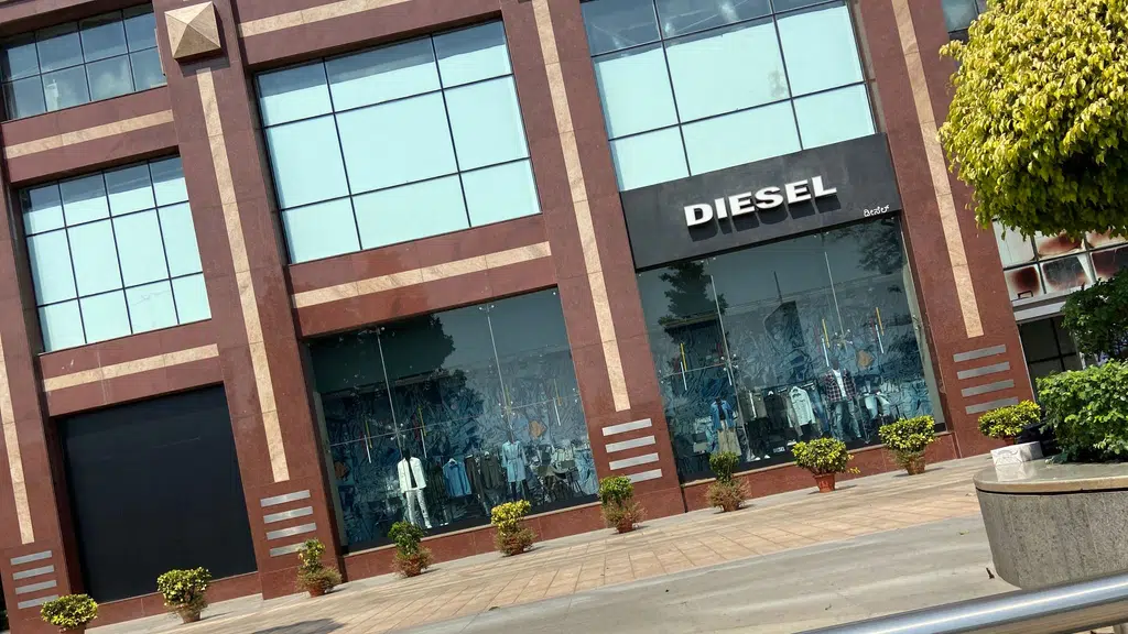 Limelite Salon and Spa, Vittal Mallaya Road