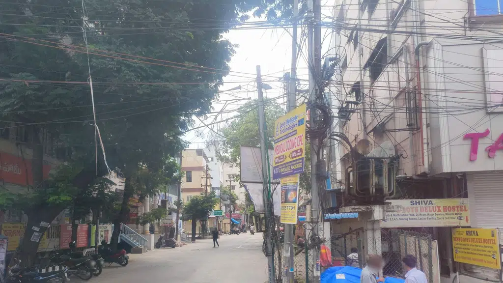 SM Mobiles Service Center