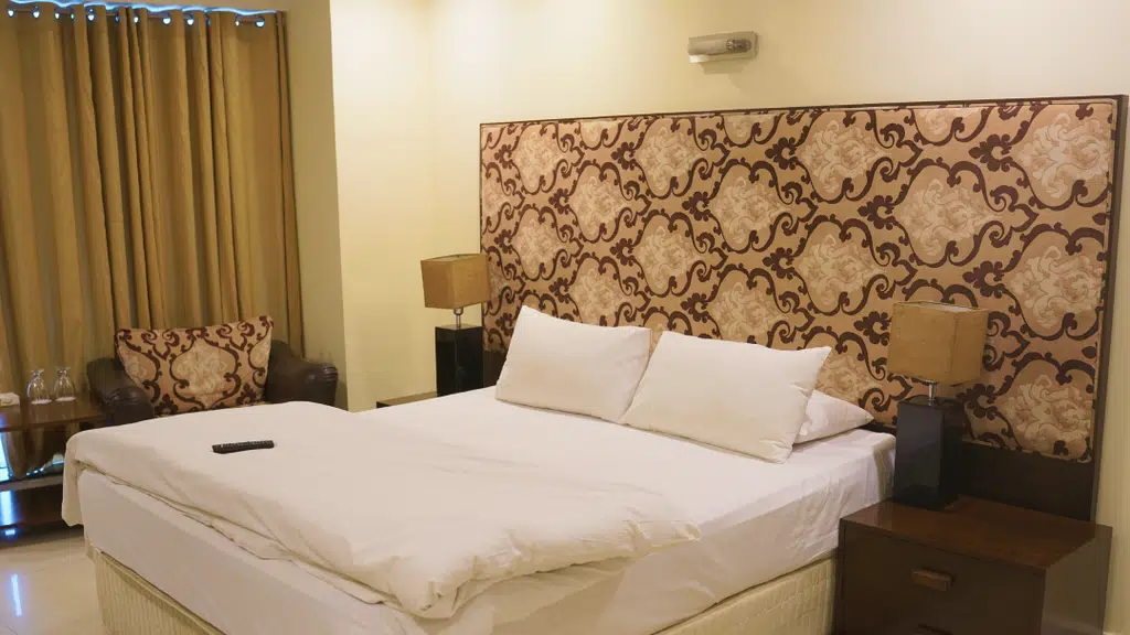 Hotel Kinara Pure Veg