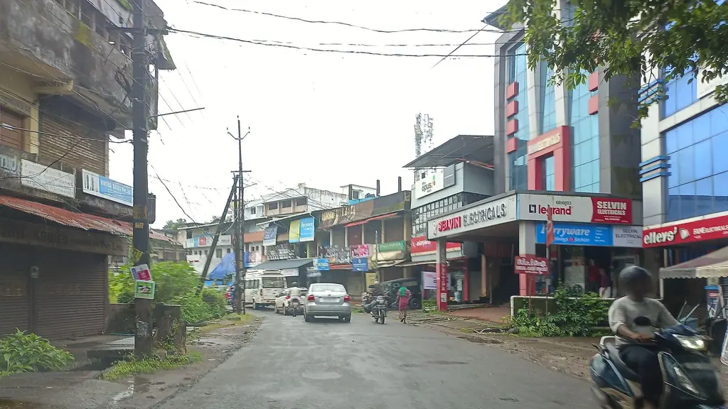 Arakkal Automobiles and Bolt House