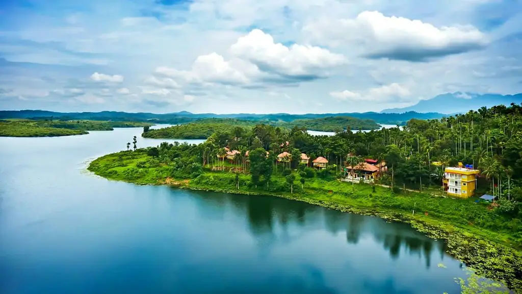 Karapuzha Village Resort