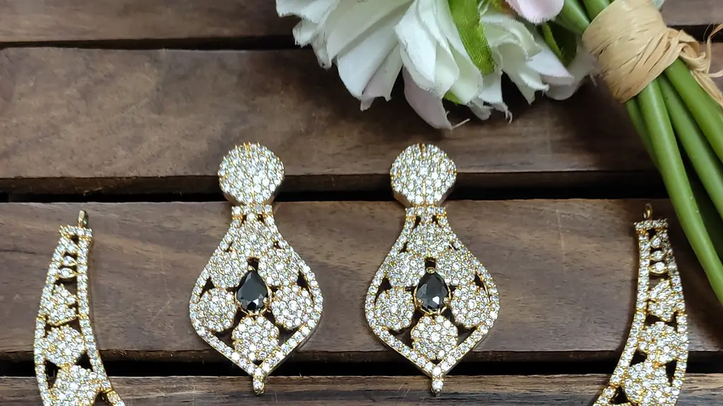 Saaral jewels