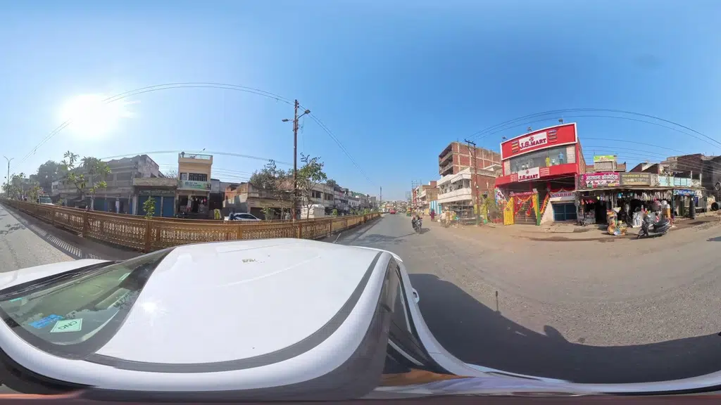On The Ghat By Howdy Hostels