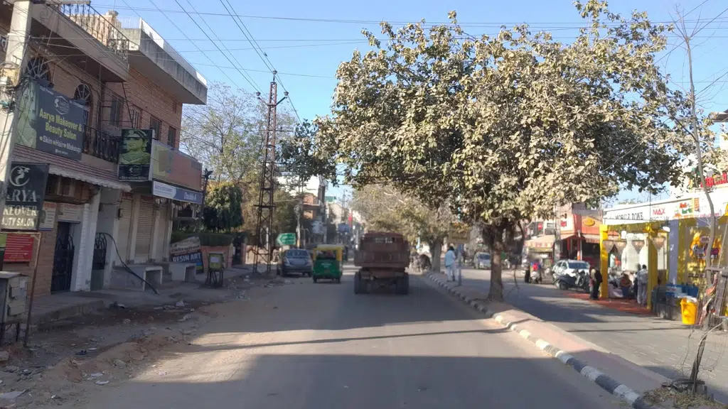 Jeetu's Shoe Palace