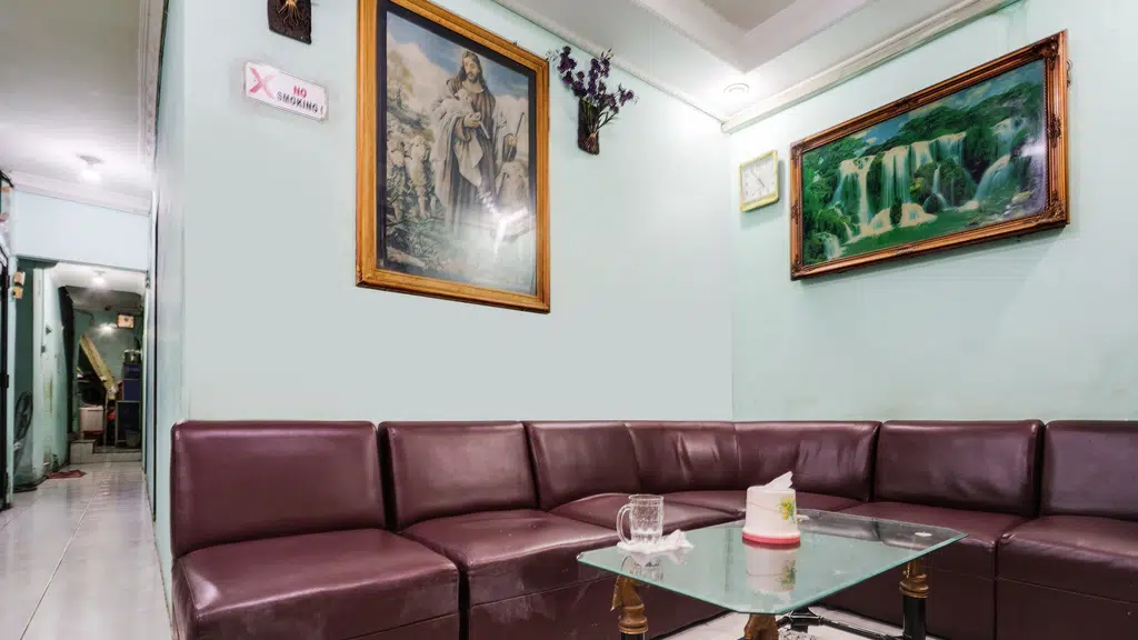 OYO 37947 Deeya Place