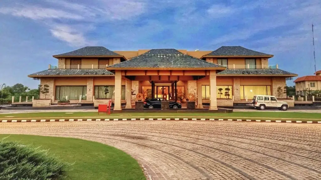 Club Regal and Resort