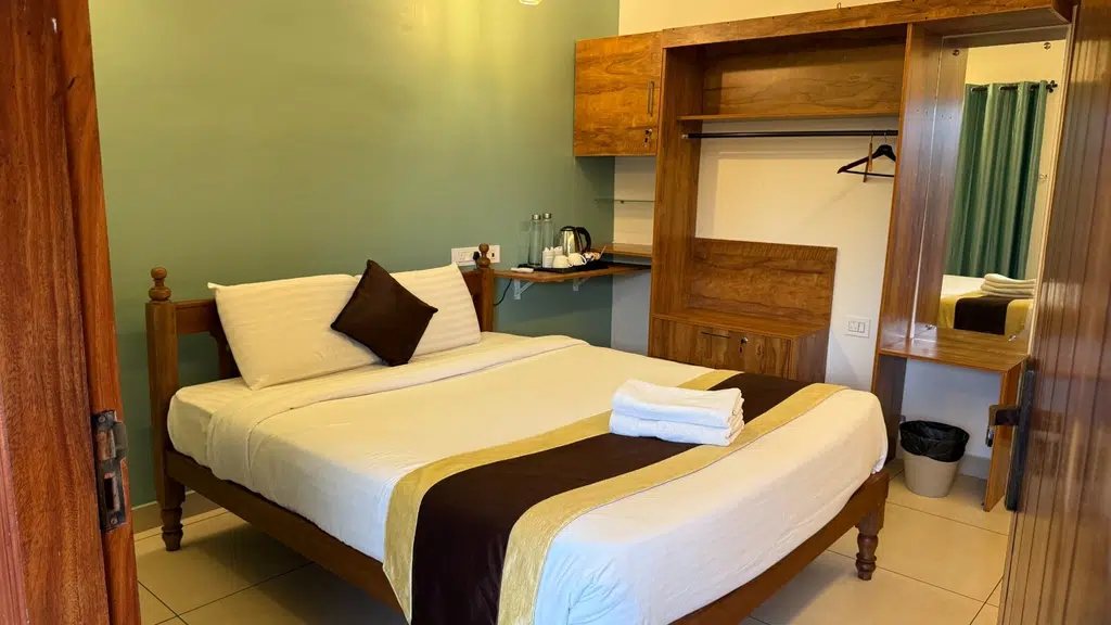 Santa Maria - An Airport Boutique by the Sea