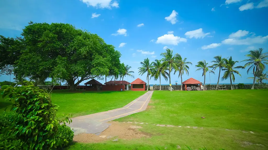 St. James Court Beach Resort