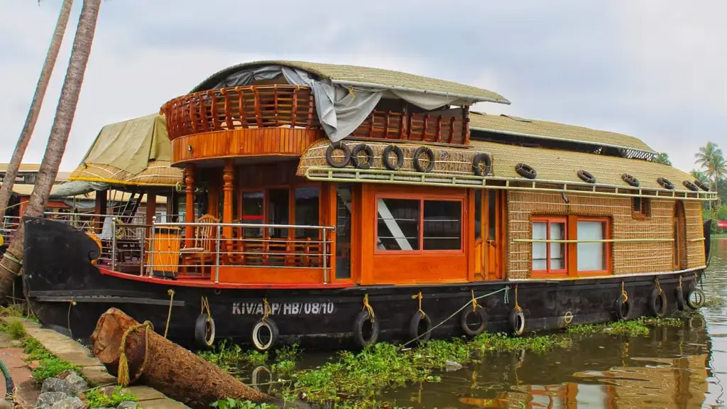 Nissi Tours & Houseboats - Approved by Government of India since 2011