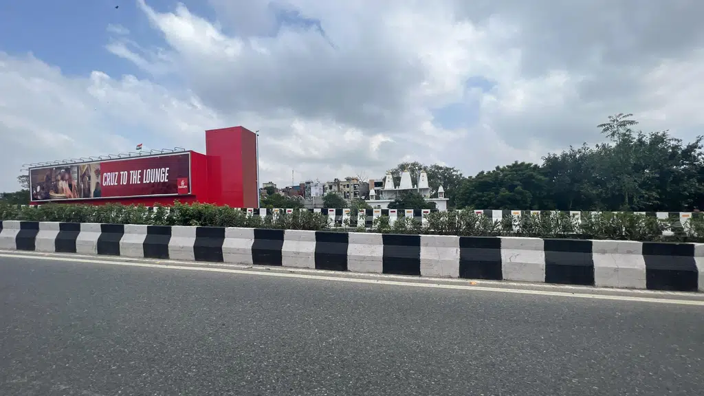 Shiv Mandir Nizamuddin Bus Stop