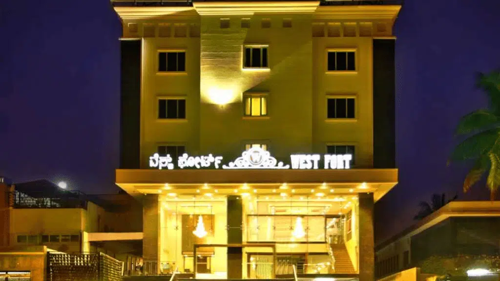 Capital O West Fort Hotel