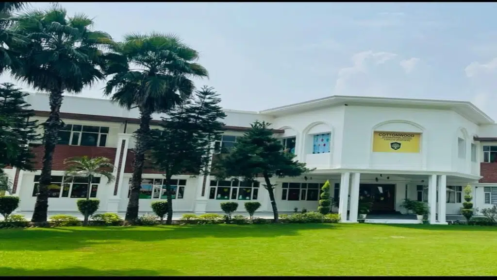 Cottonwood International School