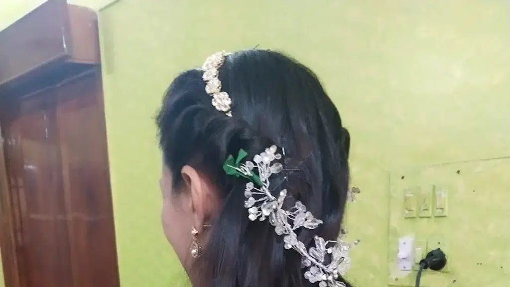 SUN Shine Beauty Parlour 9810631381