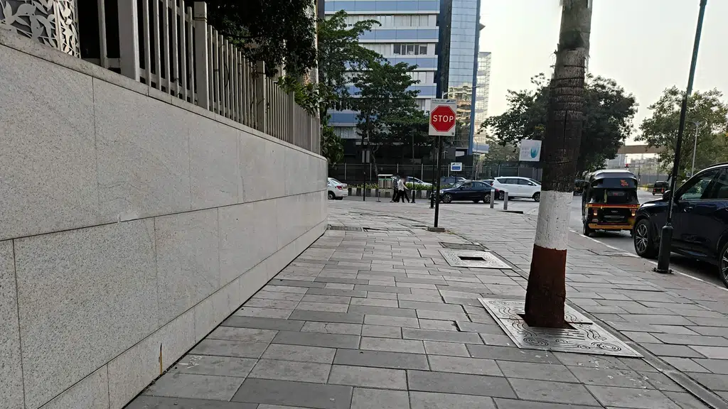 Dhirubhai Ambani Square , Jio World Center